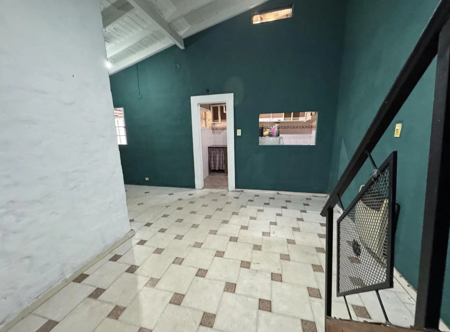 Departamento de 3 ambiente con patio , Villa Udaondo 2