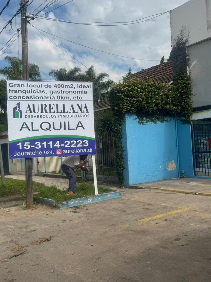 Foto de LOCAL COMERCIAL EN ALQUILER- IMPORTANTE AVENIDA, imagen 4