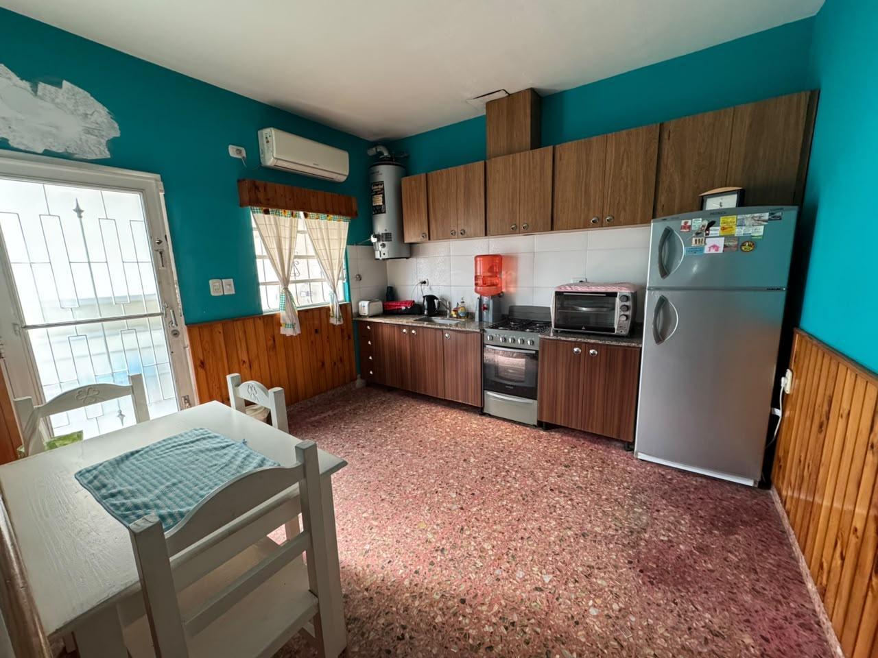 Foto de LOTE CON 2 CASAS DE 3 AMBIENTES | PATIO | HURLINGHAM, imagen 2
