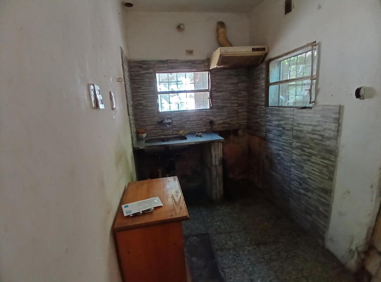Foto de VENTA DE CASA A RECICLAR | EXCELENTE UBICACION, imagen 2