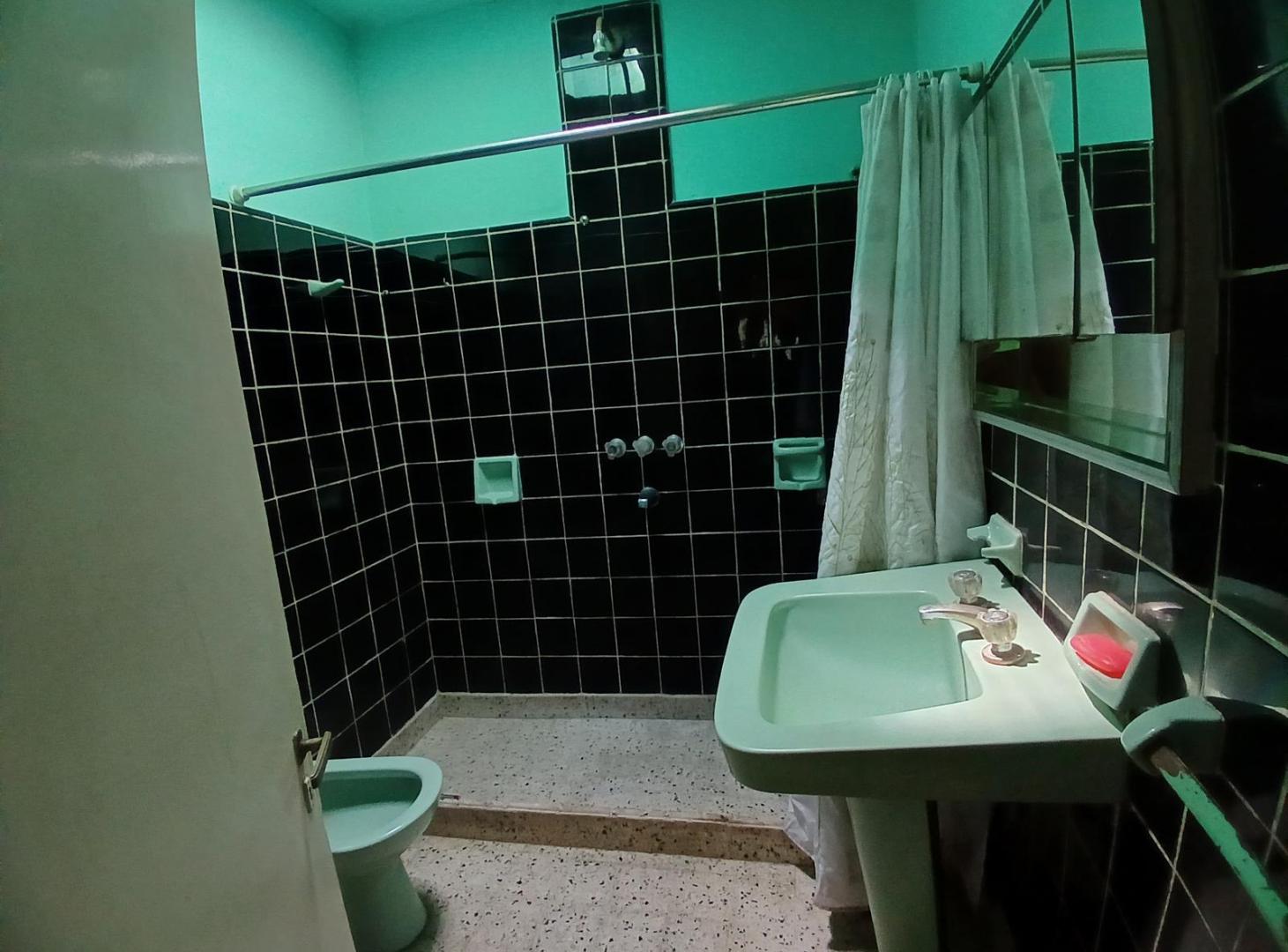 Foto de VENTA DE CASA A RECICLAR | EXCELENTE UBICACION, imagen 5
