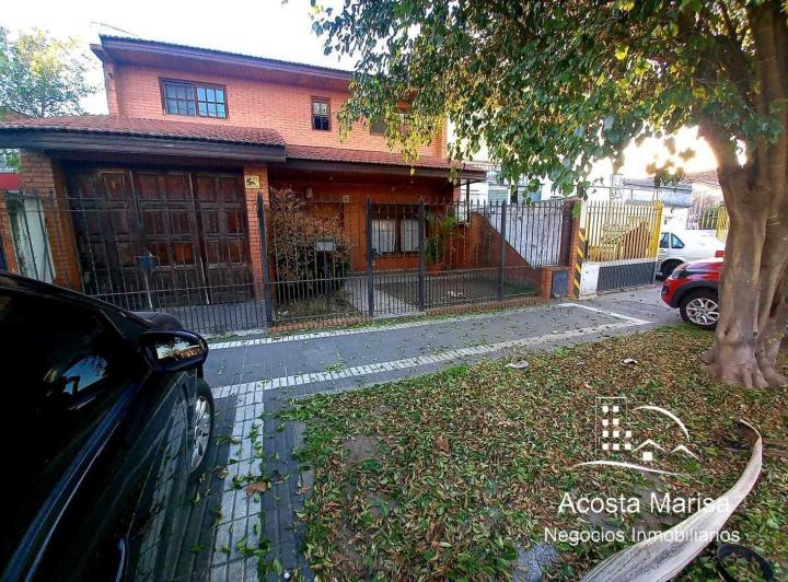 Hermoso Chalet de 4 ambientes, ambientes amplios !! 1