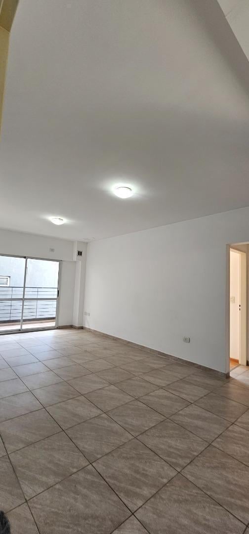 Foto de DEPARTAMENTO DE 2 AMBIENTES CON COCHERA OPORTUNIDAD!!, imagen 4
