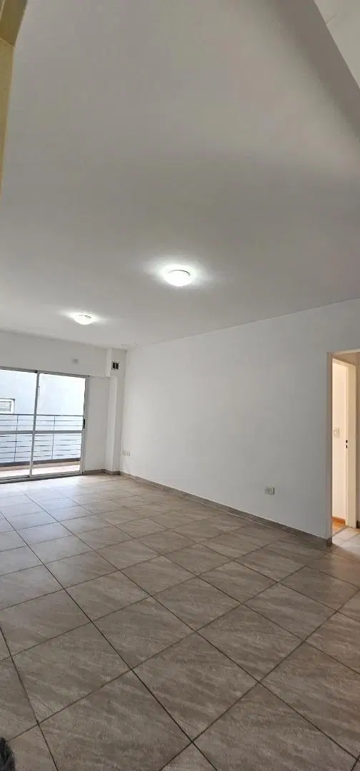 DEPARTAMENTO DE 2 AMBIENTES CON COCHERA OPORTUNIDAD!! 4