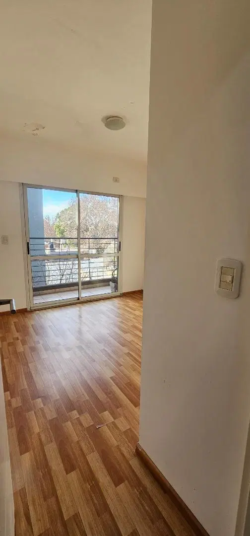DEPARTAMENTO DE 2 AMBIENTES CON COCHERA OPORTUNIDAD!! 8