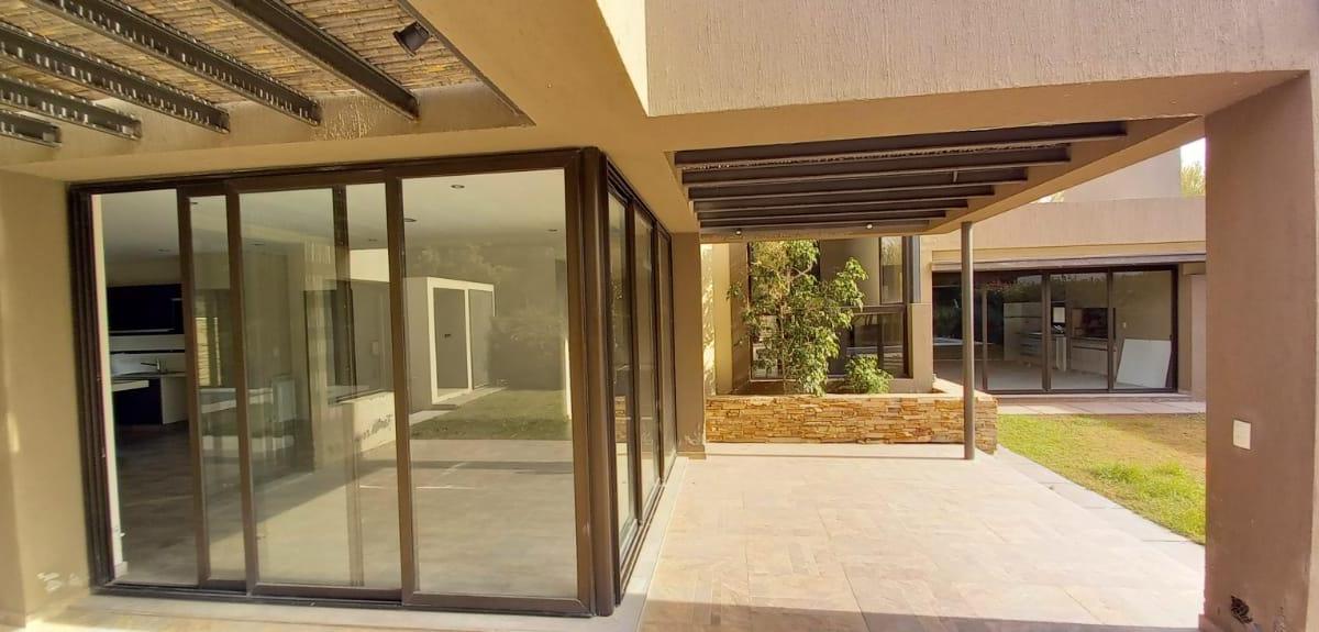 Forza Vende - Casa de Categoría, B° Los Teros. 400 m² / 730 m² 2