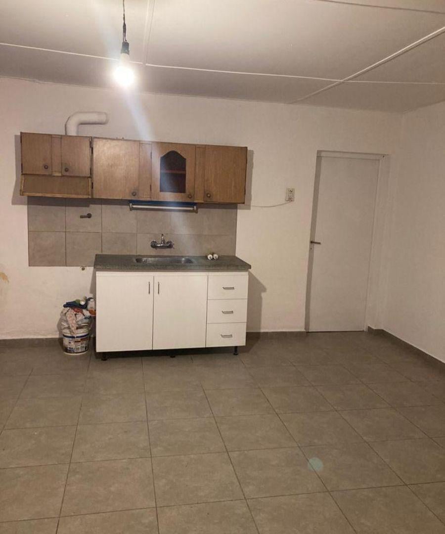 Foto de FORZA ALQUILA - CASA ESQUINA, DOS HAB, COCHERA-PATIO, VILLA NUEVA, GLLEN, imagen 2