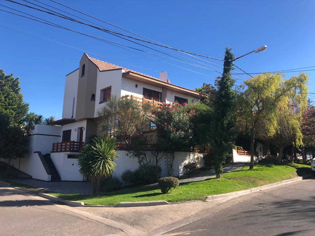 Venta - Permuta Casa 4 Dorm. - Altura Shopping Alto Comahue - Nqn Cap 1