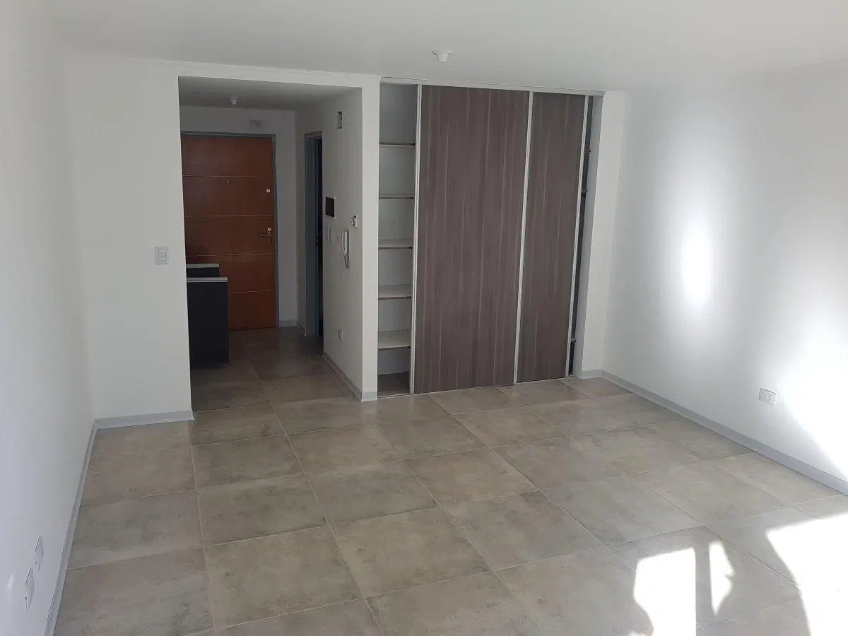 ALQUILER MONOAMBIENTE - SANTA FE N° 899 - NQN CAP 4