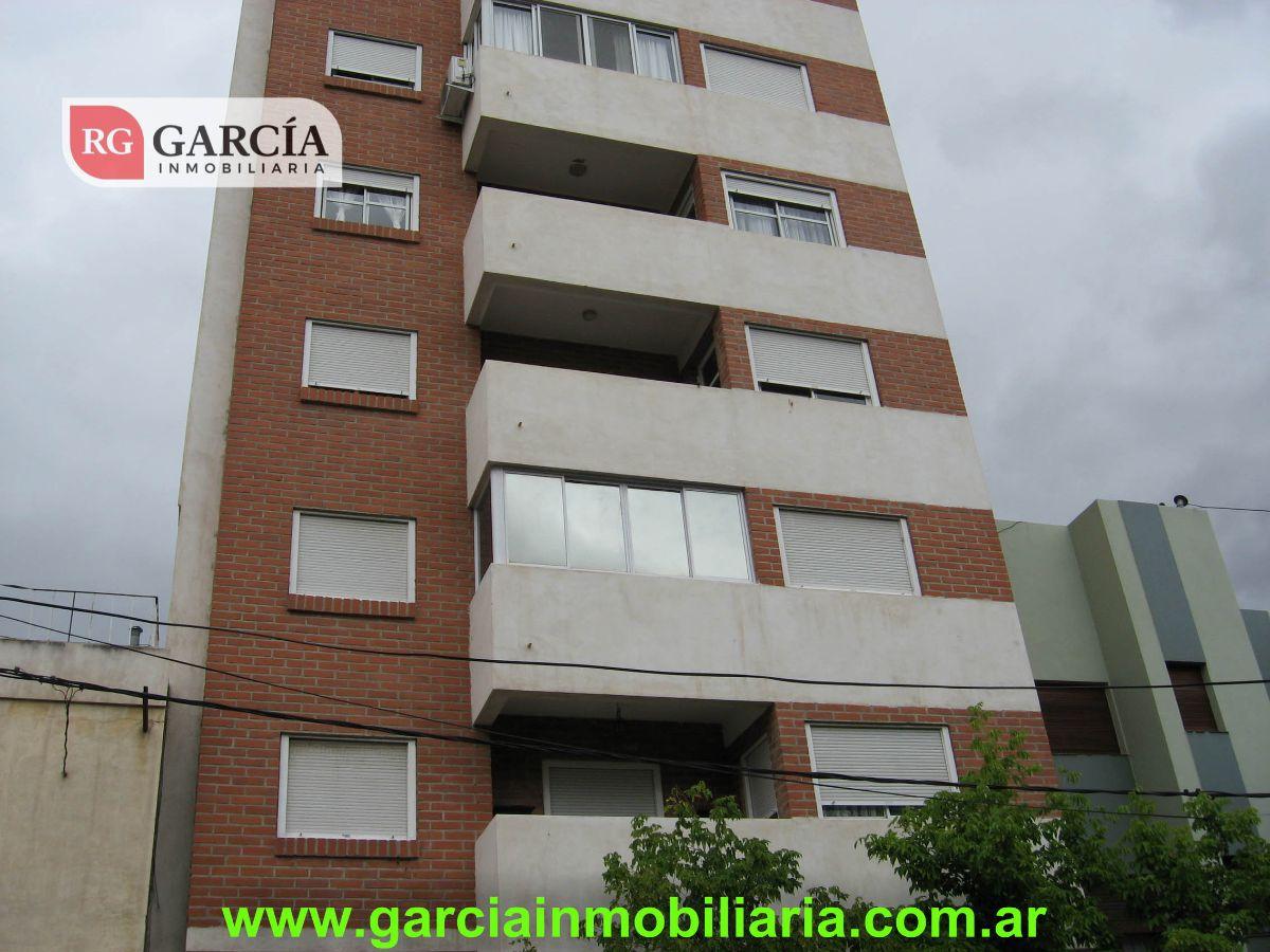VENTA PISO EXCELENTE UBICACIÓN - APTO A CRÉDITO - MENDOZA N° 12 - NQN CAP