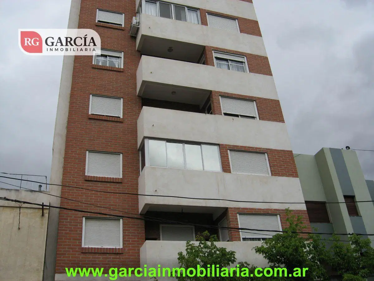 VENTA PISO EXCELENTE UBICACIÓN - APTO A CRÉDITO - MENDOZA N° 12 - NQN CAP 1