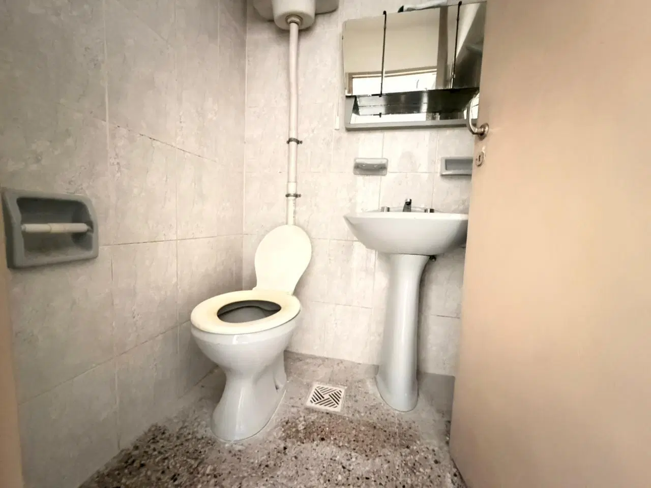 Local comercial en ALQUILER sobre calle Mendoza 5