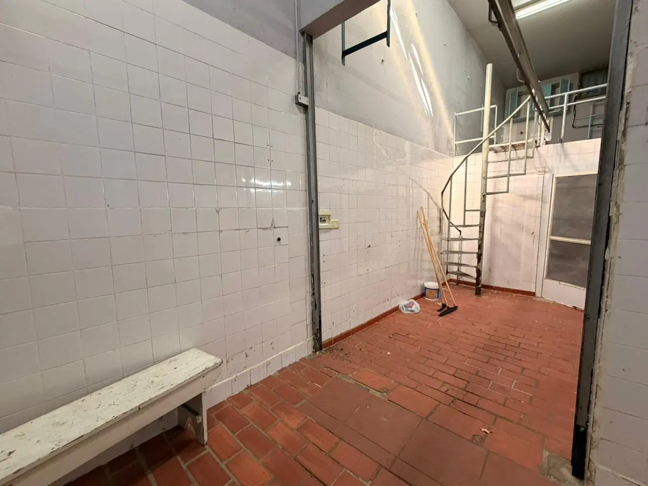 Alquiler Local 190m2 doble ingreso! 2