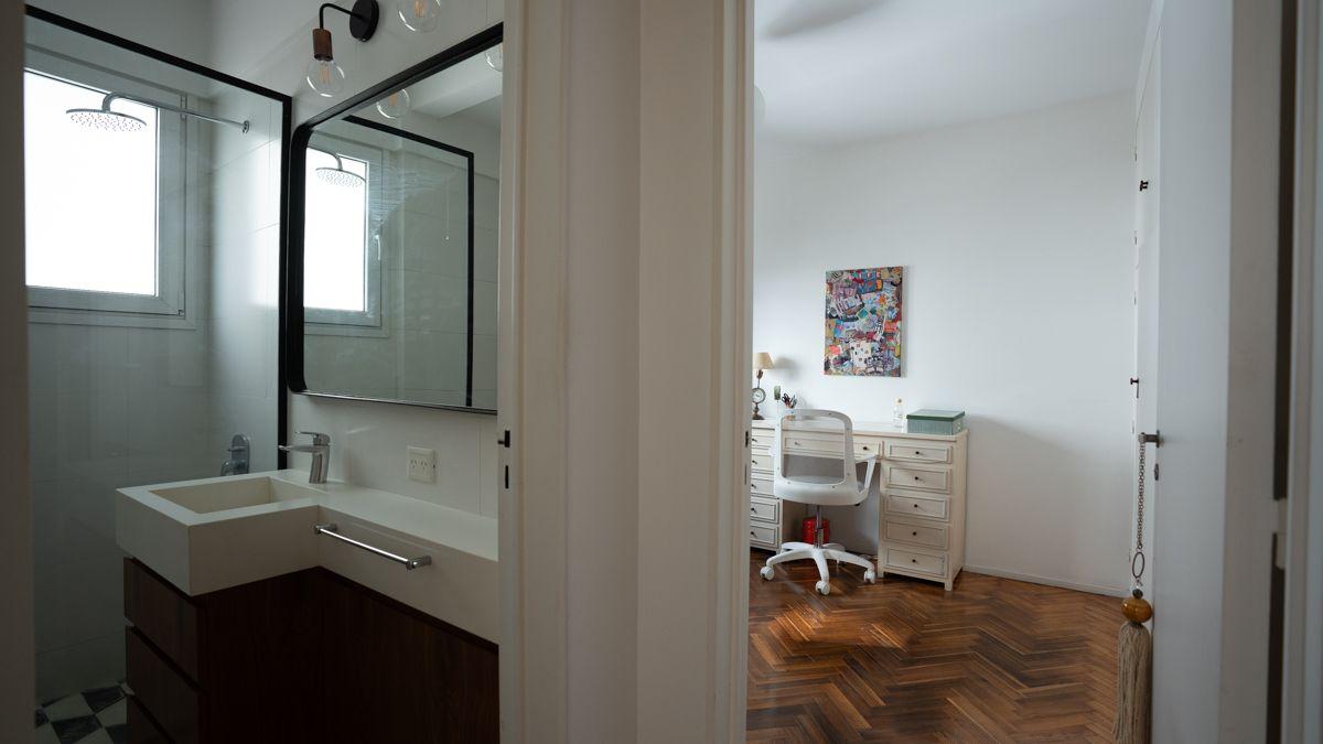 Departamento de 3 ambientes con cochera en French y Anchorena, Recoleta