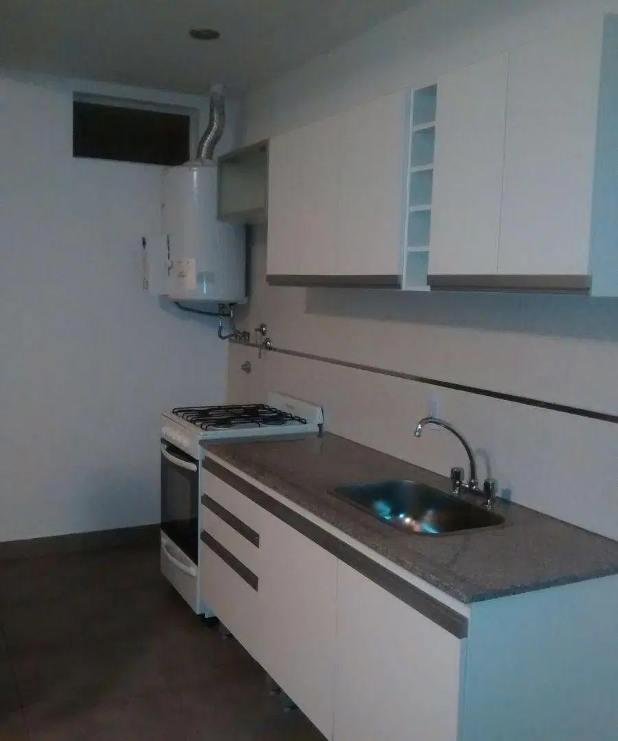 Alquiler Excelente monoambiente con patio en calle Urquiza 3231 1