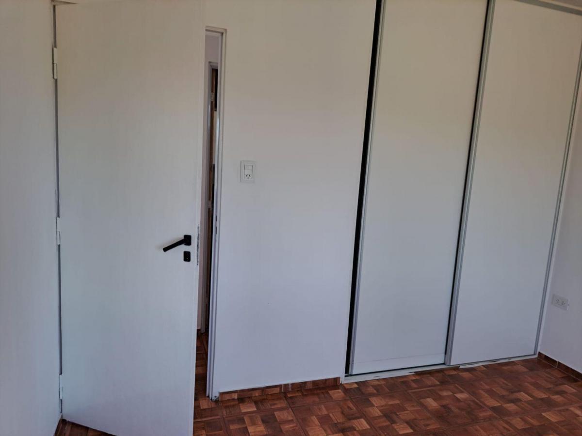 En Venta Complejo de 3 Deptos y 1 Local Comercial. 5
