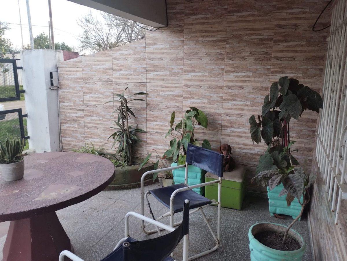 Se Vende Casa en Barrio America - Reconquista - 3 Dorm 1