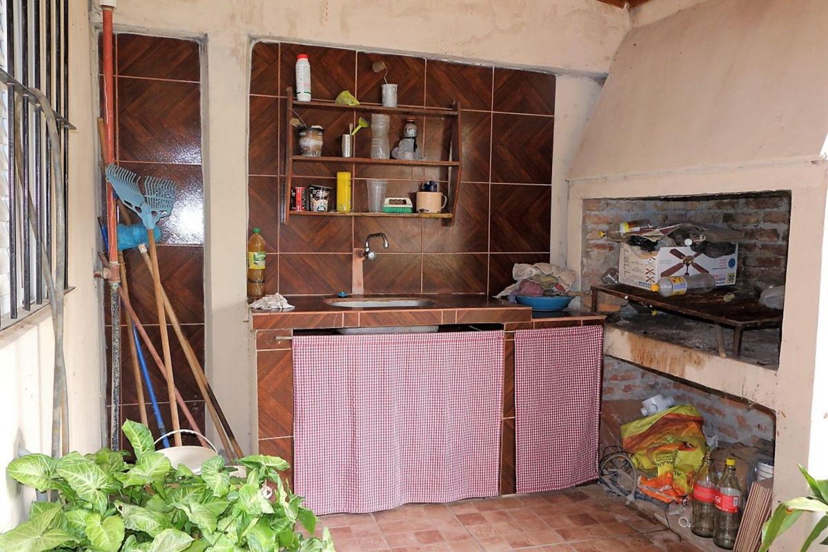 Se Vende Casa en Barrio Martelossi, Reconquista 5