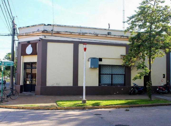 SE VENDE LOCAL COMERCIAL Y VIVIENDA EN LOS BLVR. 4