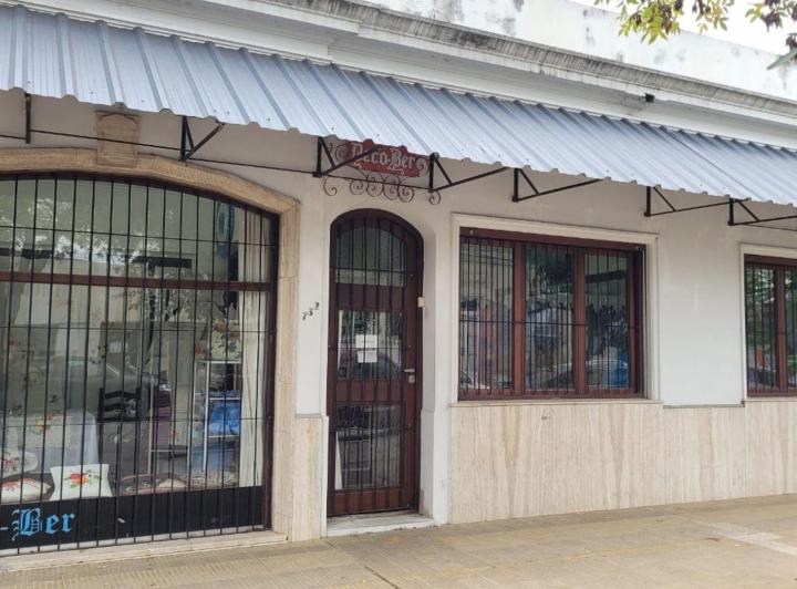 Se vende Local / casa centro Reconquista 1