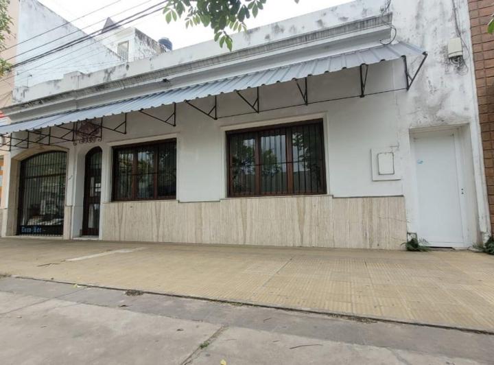 Se vende Local / casa centro Reconquista 3