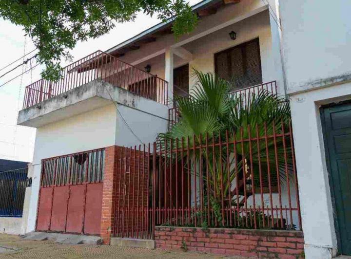 SE VENDE CASA Y DEPARTAMENTO EN RECONQUISTA 1