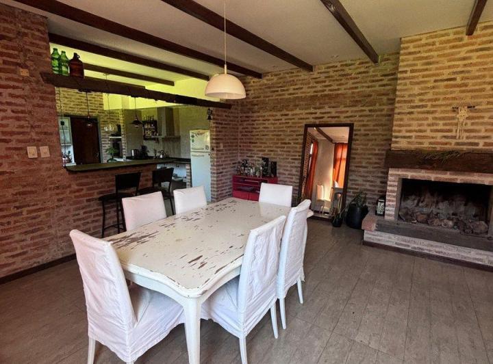SE VENDE CASA EN LOTEO BASCOLO 4