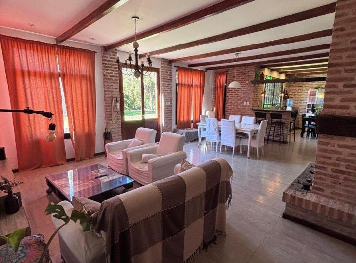 SE VENDE CASA EN LOTEO BASCOLO 5