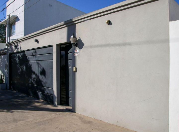 SE VENDE CASA EN BARRIO MARTELOSSI 5