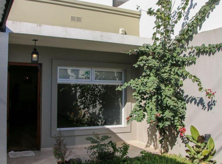 SE VENDE CASA EN BARRIO MARTELOSSI 3
