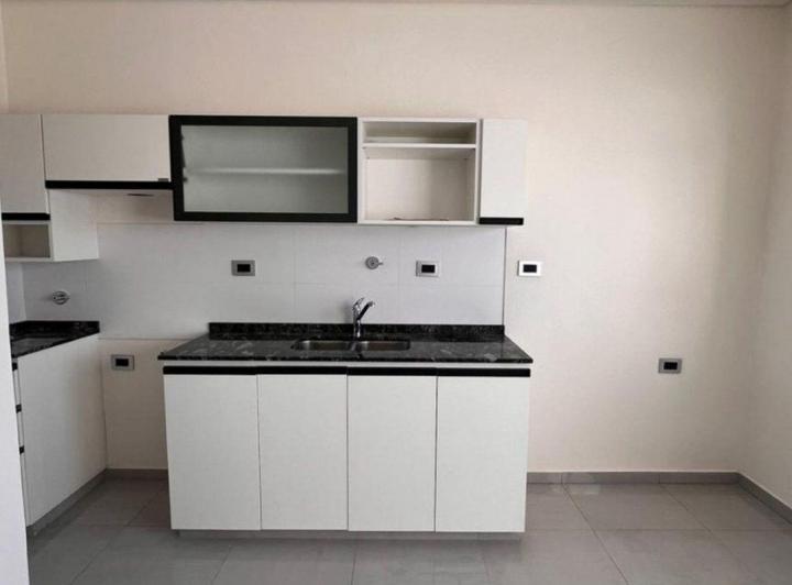 Se VENDE departamento en Reconquista 1