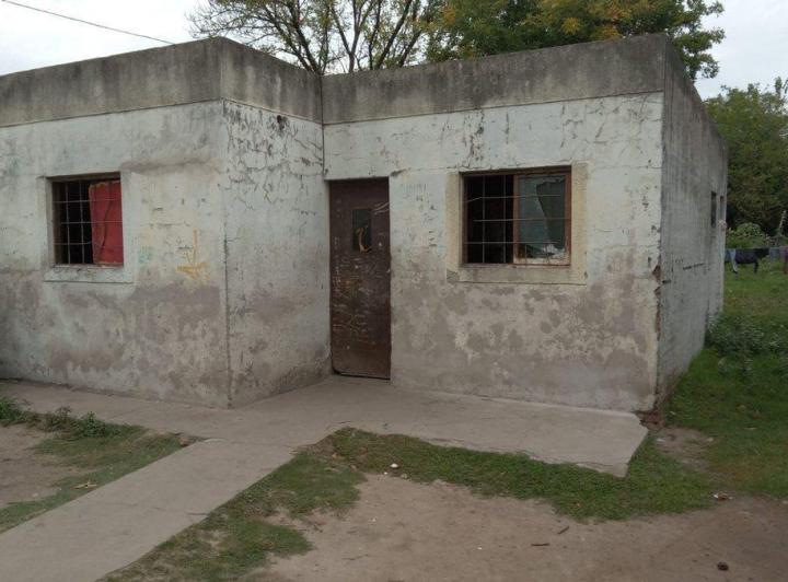 SE VENDE CASA EN RECONQUISTA, Bº LA LOMA 3