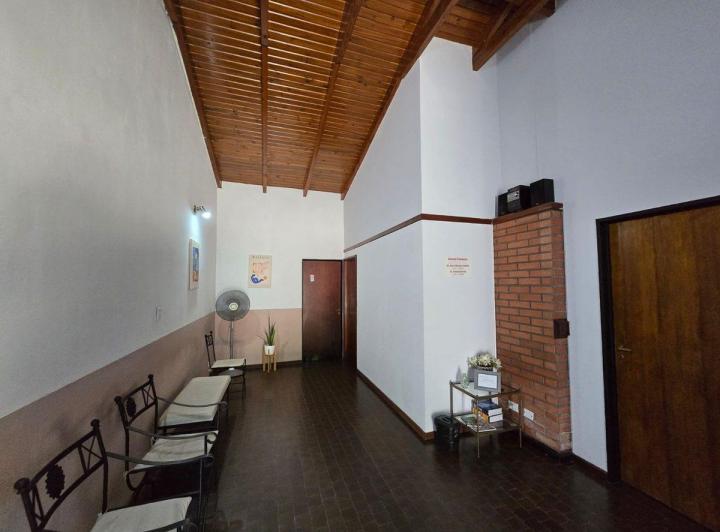 Se vende casa céntrica frente a plaza 25 de Mayo 4