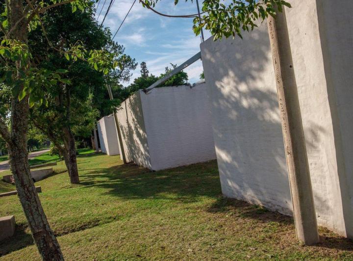 CASA 3 dormitorios con jardín en RECONQUISTA (Sta 3
