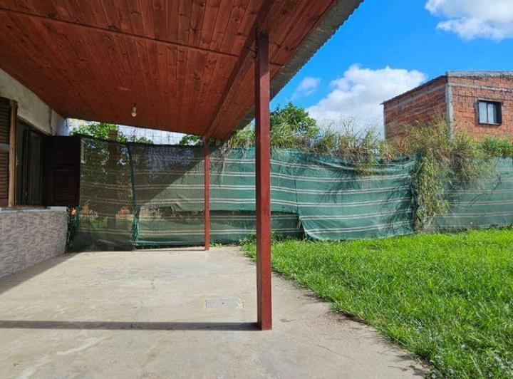 Se Alquila casa en Barrio Lorenzon 5