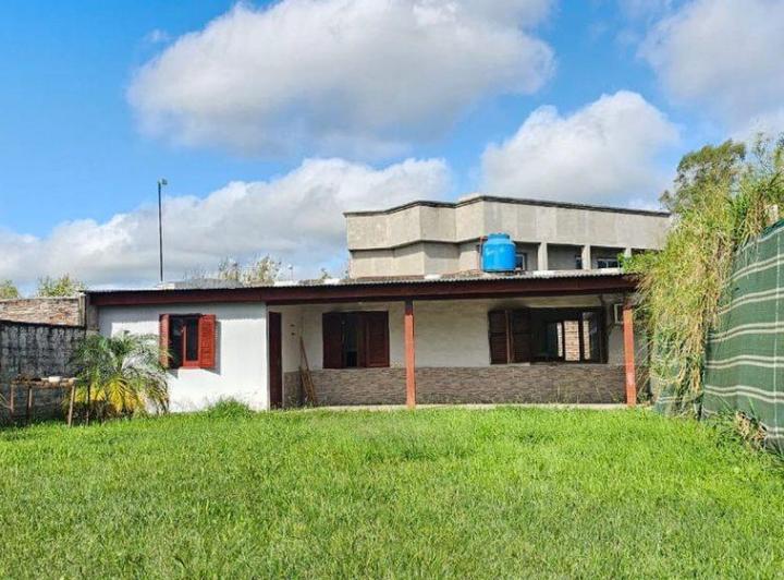 Se Alquila casa en Barrio Lorenzon 4