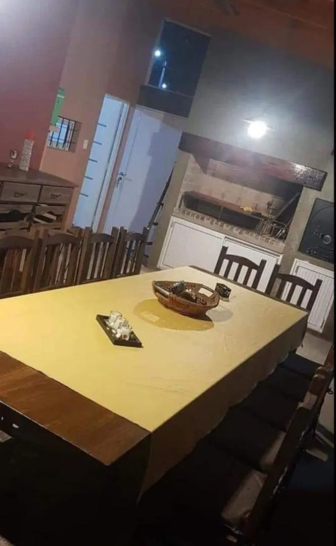 CASA EN VENTA C/PILETA- LOS NARANJOS-RECONQUISTA 5