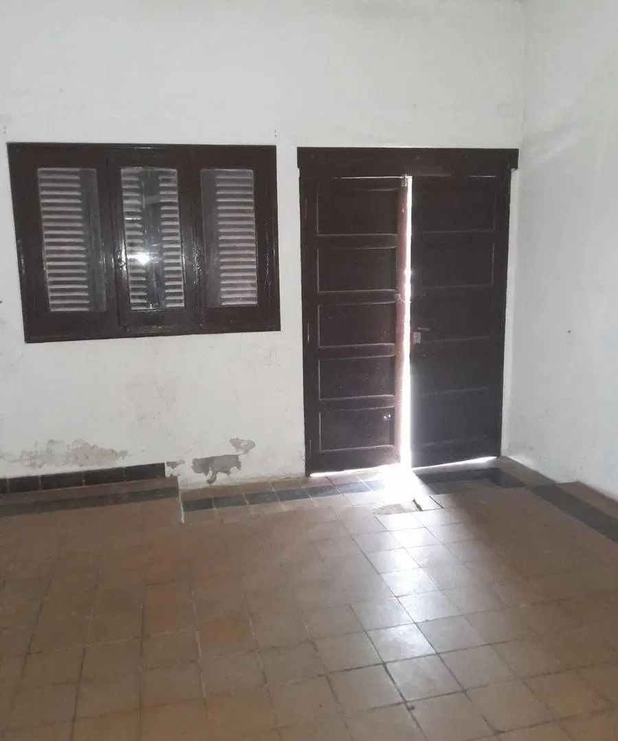 Casa dentro de los bulevares en Reconquista 4