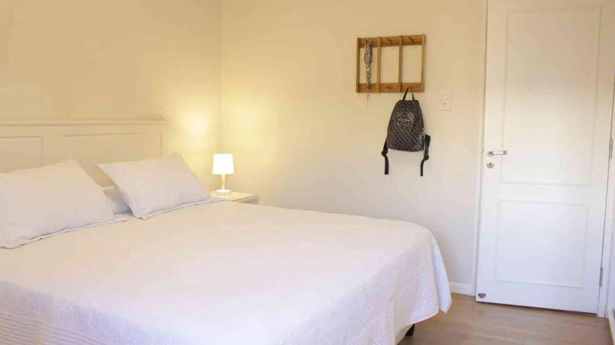 SE VENDE CASA EN BARRIO MARTELOSSI 5