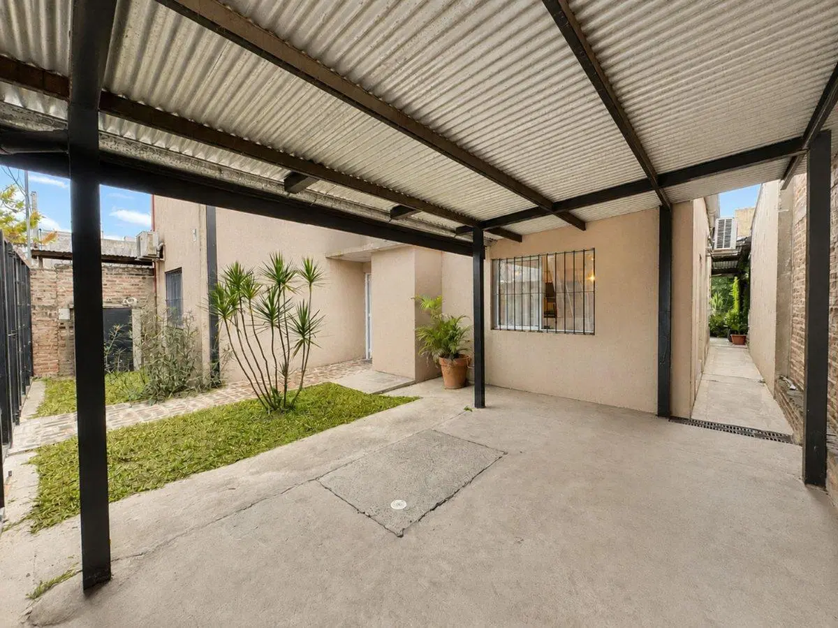 En Venta Casa de Dos Dormitorios con Piscina 3