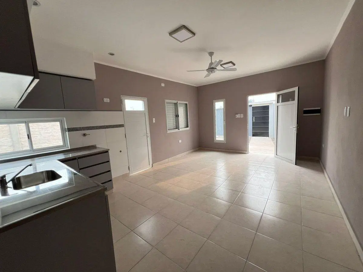 CASA EN VENTA EN RECONQUISTA (LAS LILAS) 2