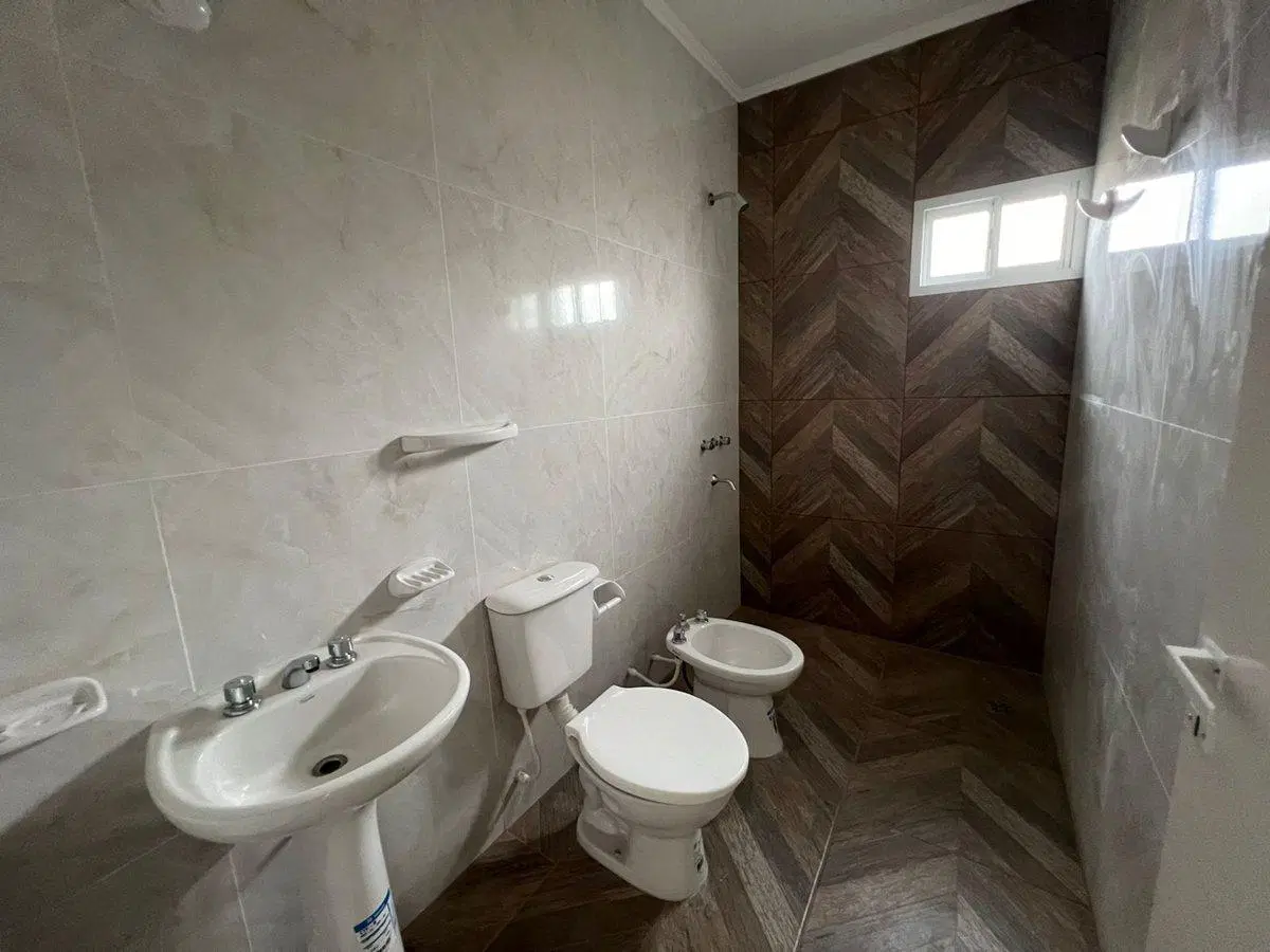 CASA EN VENTA EN RECONQUISTA (LAS LILAS) 4