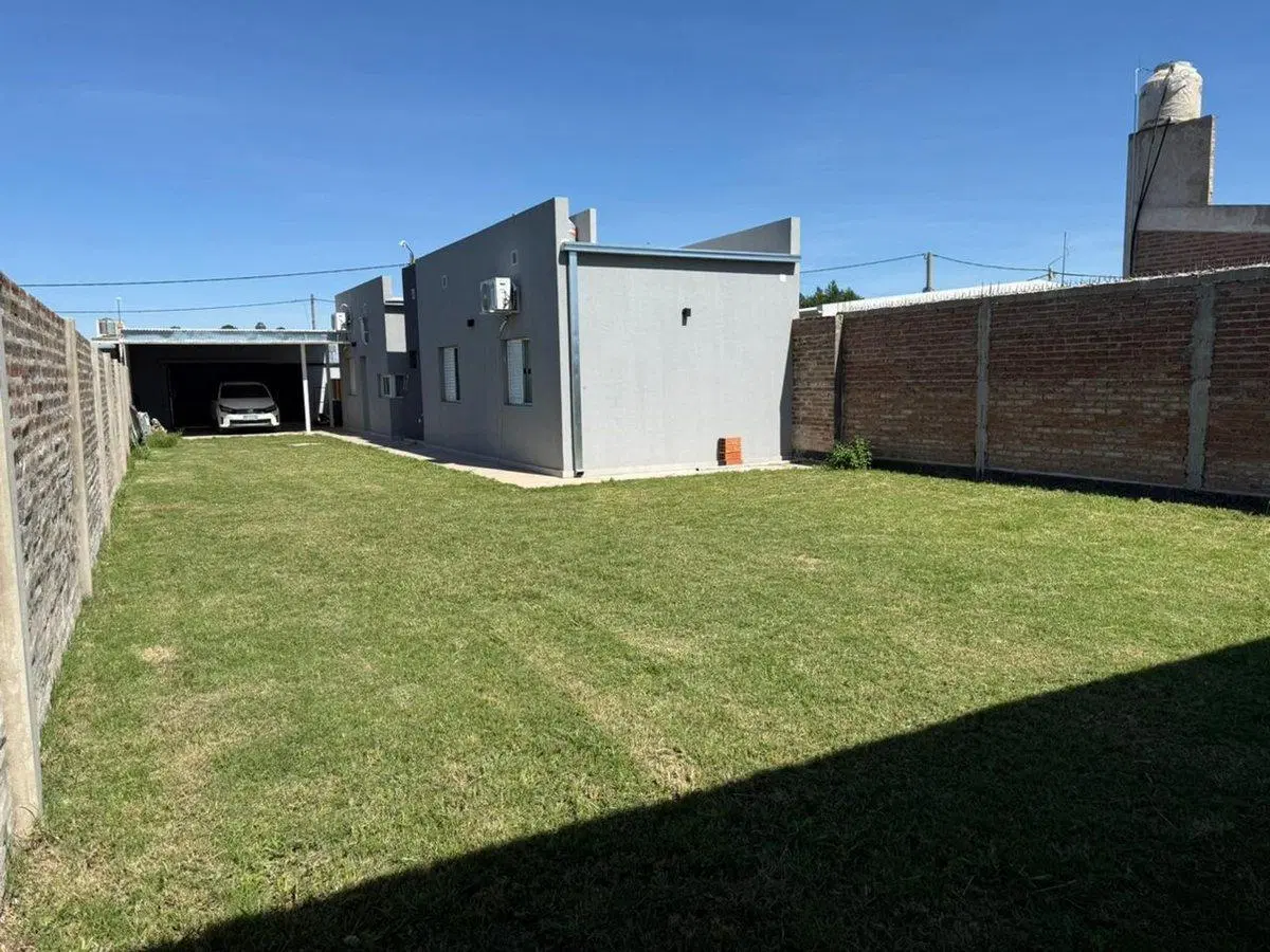 CASA EN VENTA EN RECONQUISTA (LAS LILAS) 3