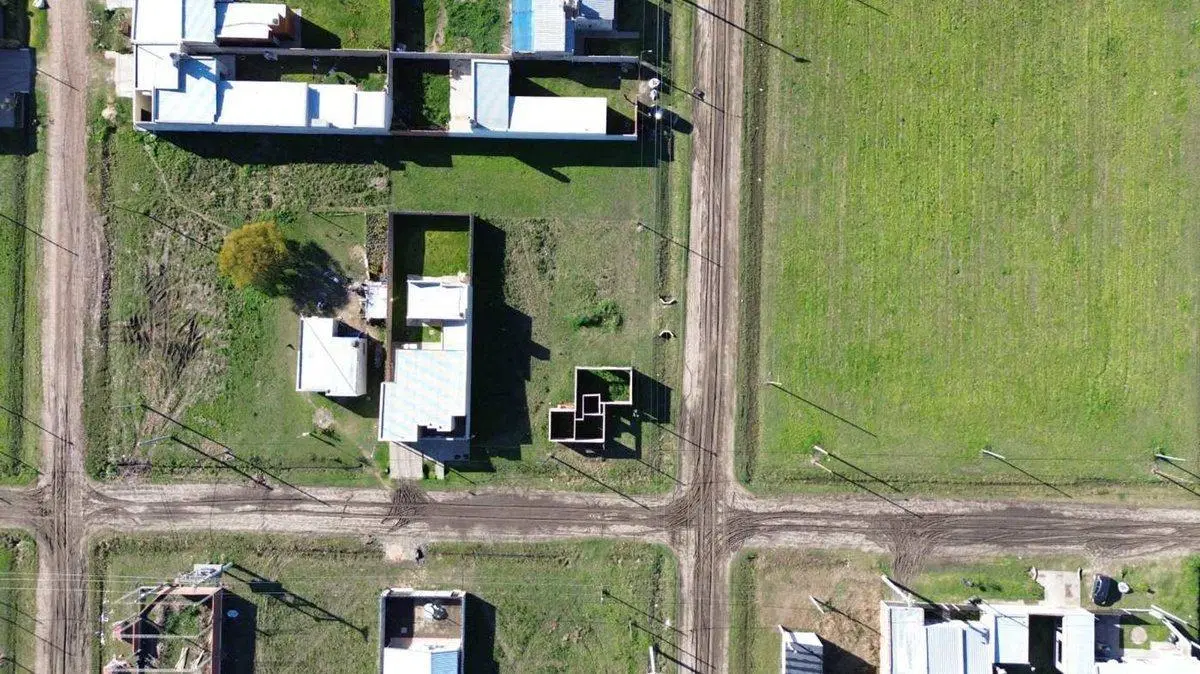 Se Vende terreno con construcción al 30%. 4