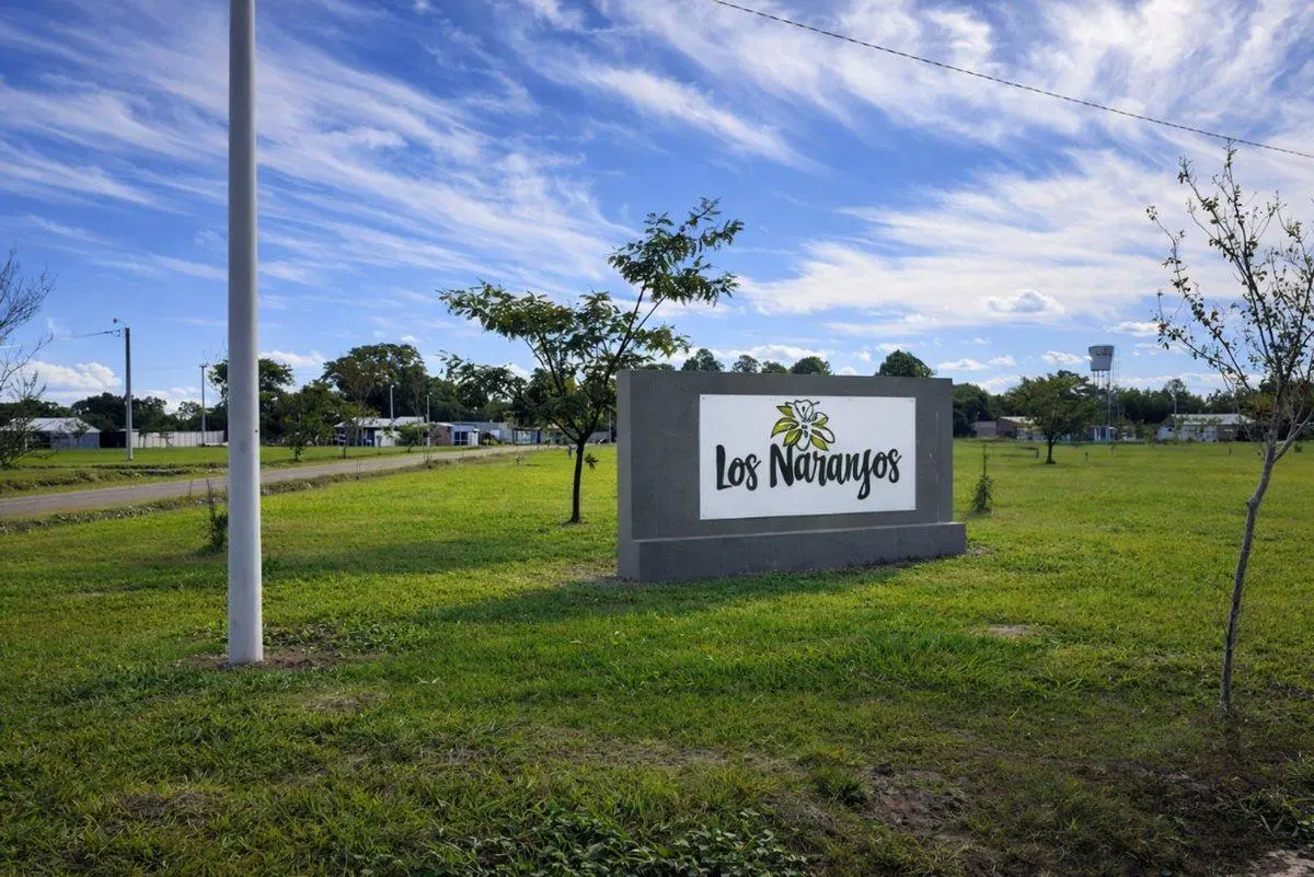 SE VENDE TERRENO EN LOS NARANJOS RECONQUISTA 4