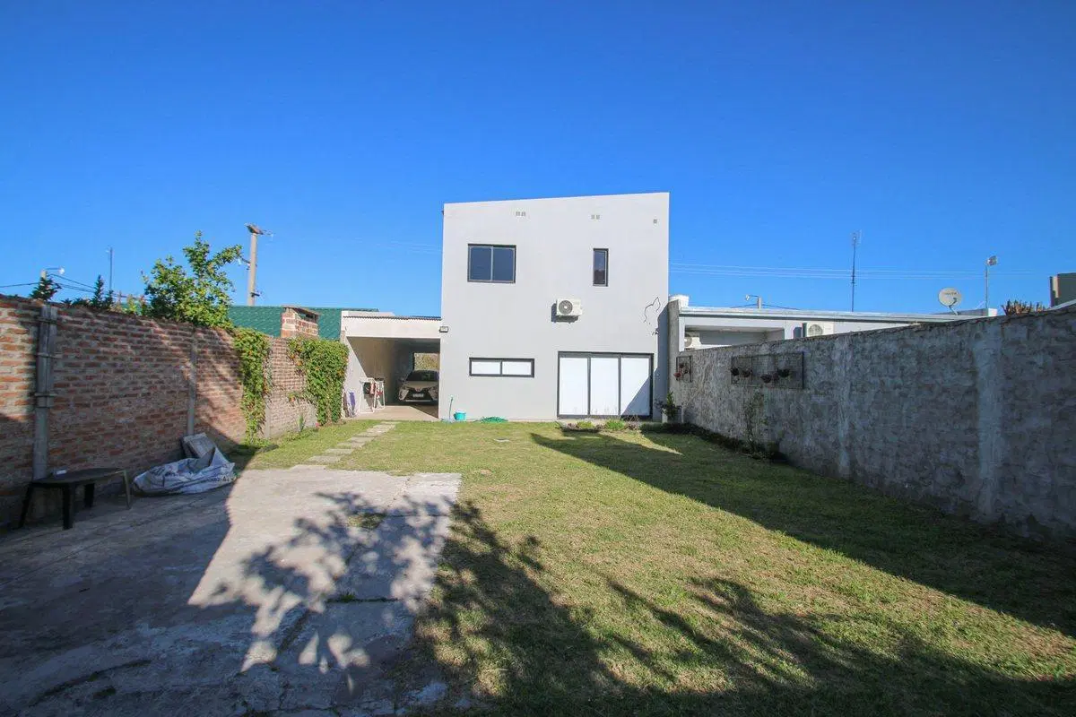 Casa en Alquiler Barrio los Naranjos, Reconquista. 2