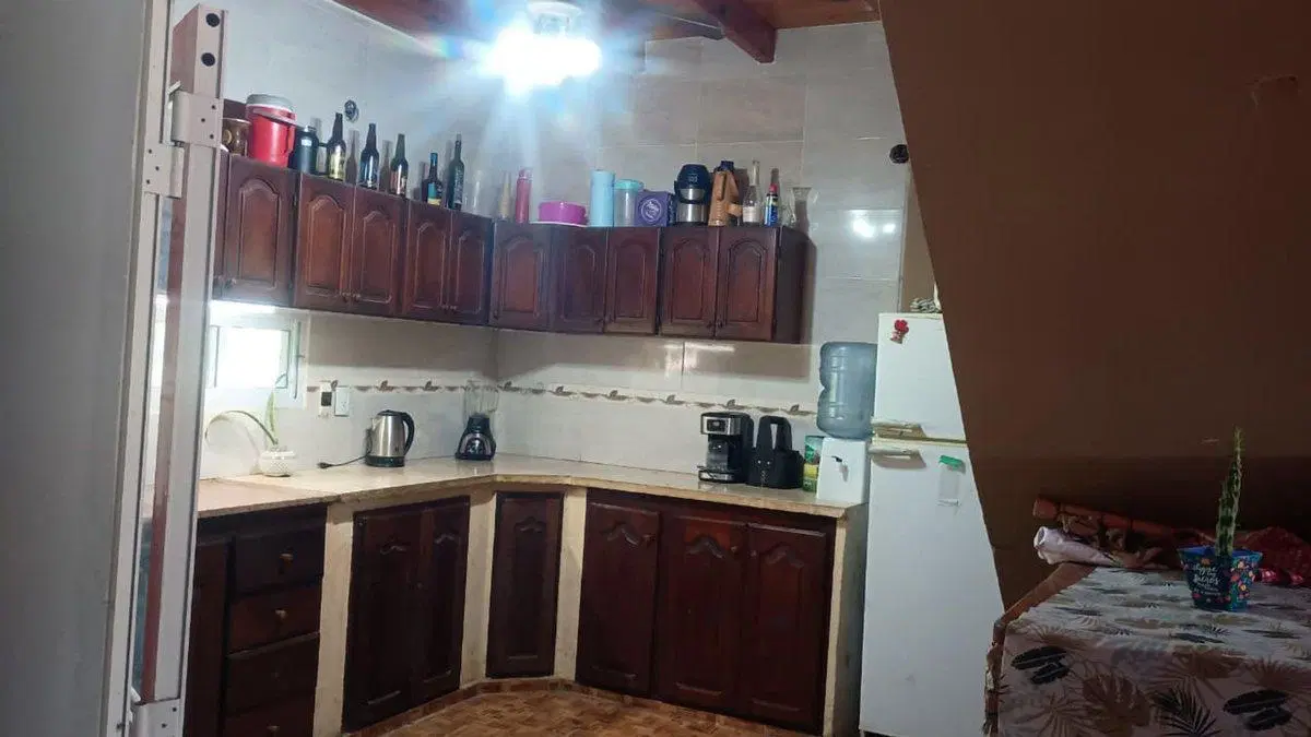CASA 3 DORMITORIOS CON DOS LOCALES COMERCIALES 5