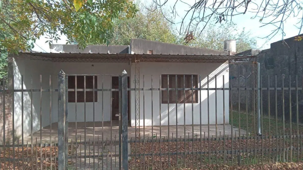 SE VENDE CASA EN RECONQUISTA, Bº LAS FLORES 5
