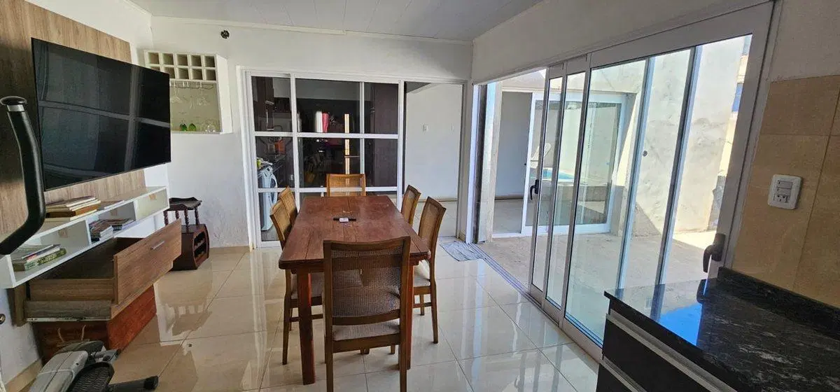 En VENTA Complejo de 3 deptos y 1 local comercial. 5