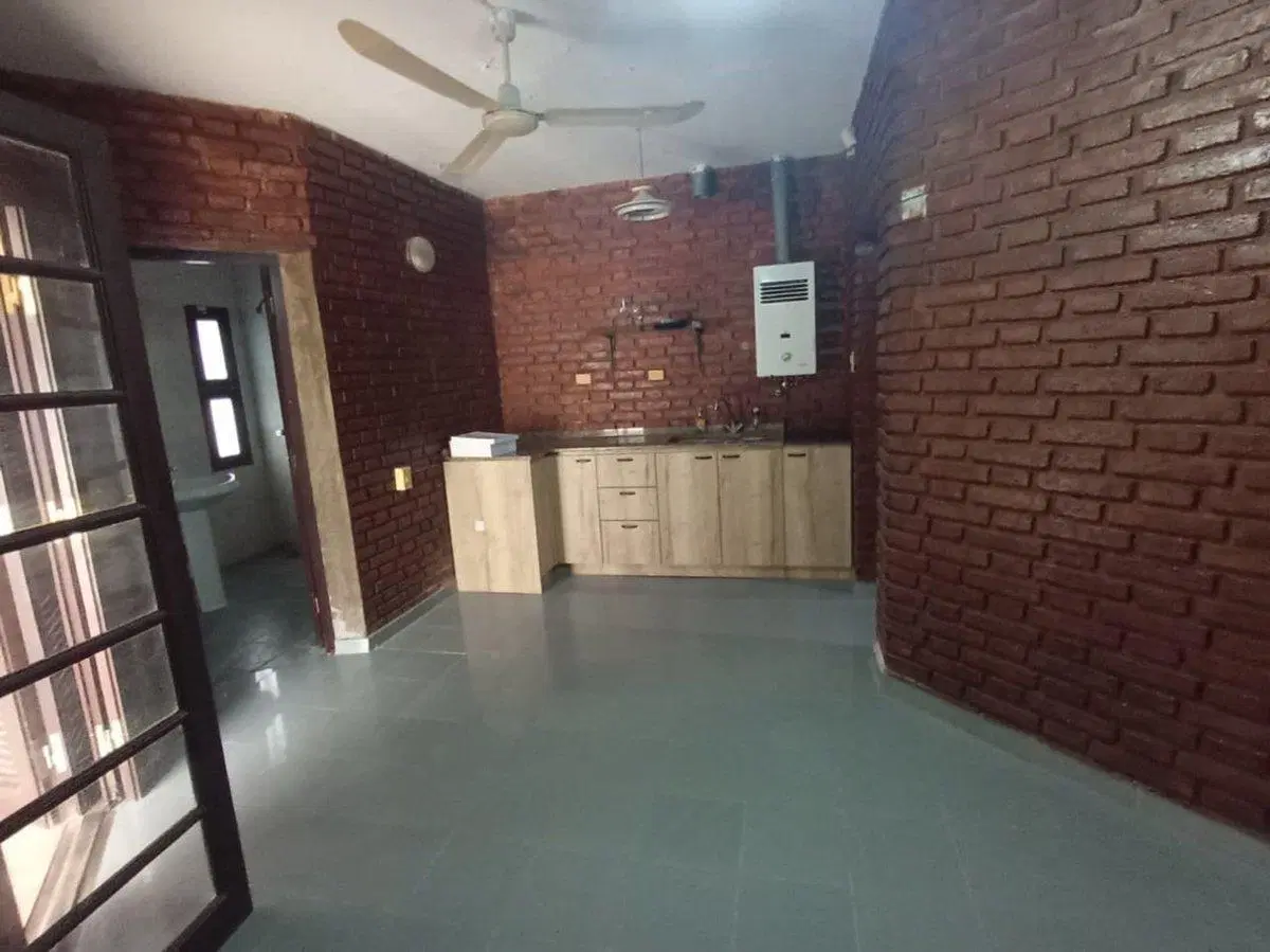 SE ALQUILA CASA  CON PILETA 4